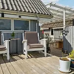 Сasa de vacaciones 2 Bedroom Beautiful In