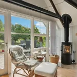 Stunning Home In Glesborg With Wifi Glesborg