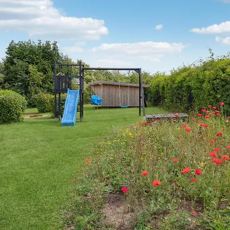 2 Bedroom Beautiful In Glesborg